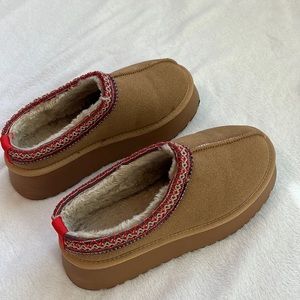 Look alike UGG Tasman Slippers size 7.5 womens